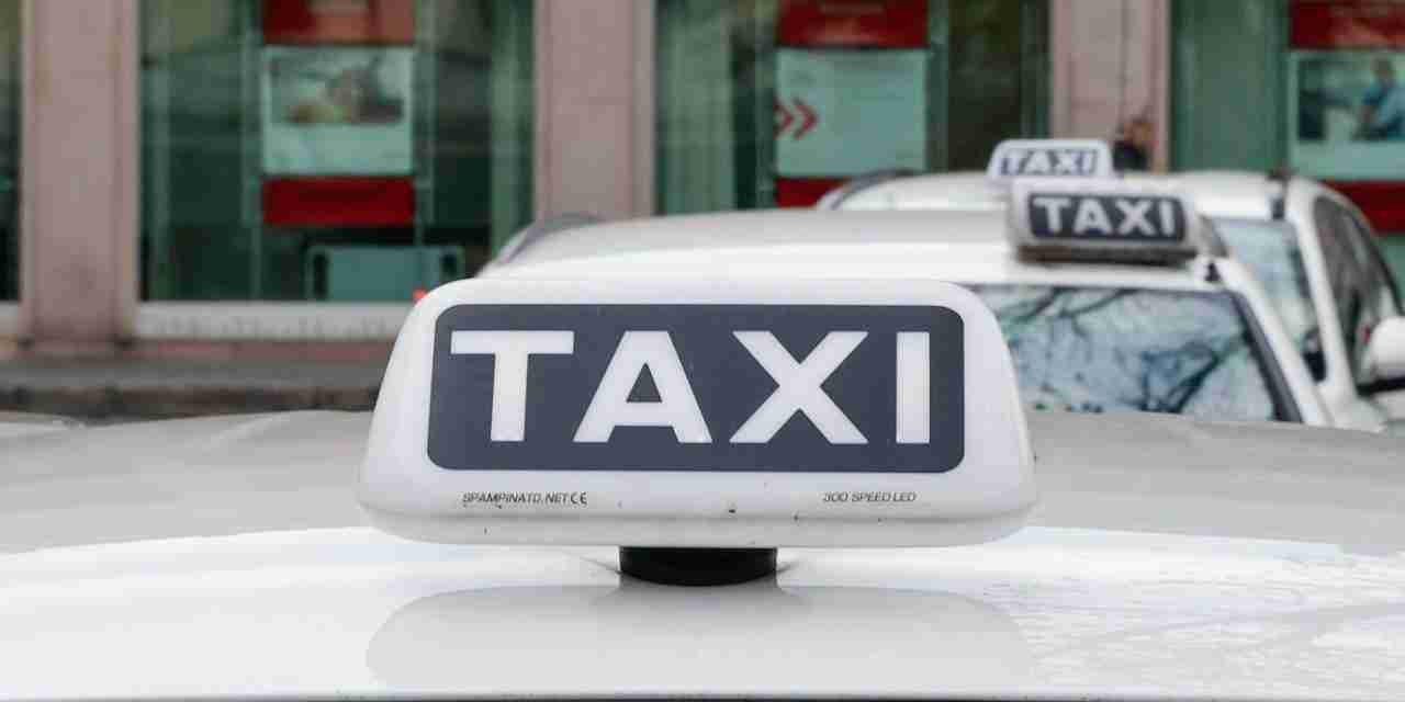 Taxi, aumento delle licenze del 20% e bonus per la conversione ecologica del parco auto